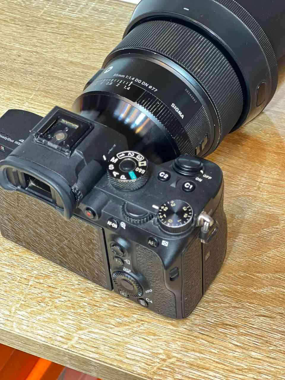 كامرا سوني a7Riii

عدسه ٨٥ sigma
للبيع نظيفه جداً 
مكاني بغداد
رقم 
***********
