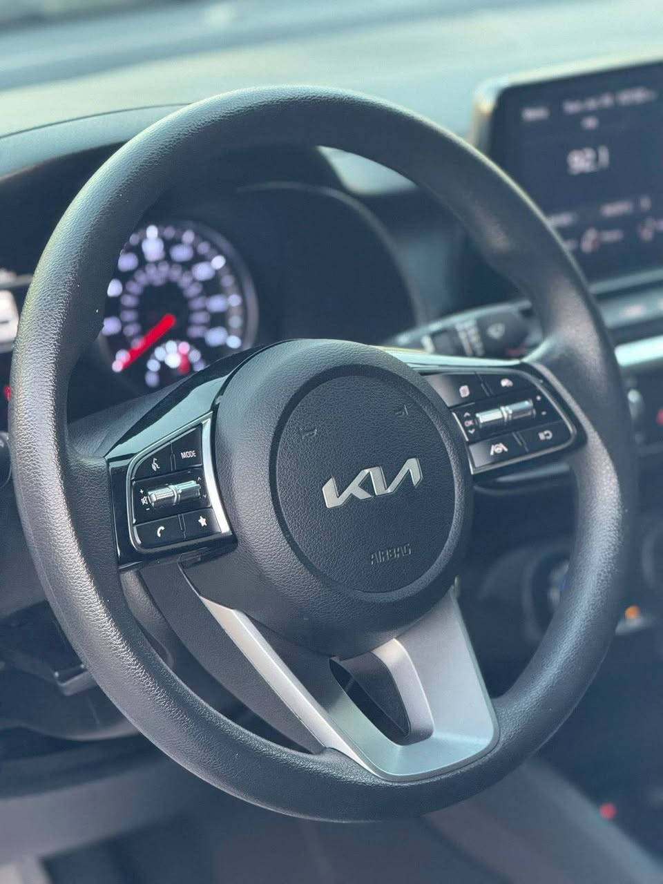 مكينه 2000دوش
شاشه تدعم الكاربلي
كامره خلفيه
رادار امامي
انضم قياده3
تحكمات ستيرن +نضام تحديد المسار
سياره نضيفه وخير من الله جديده 
حادثه جاملغ سرقه عكس السائق 
سعر (١٦٥)وبيه مجال للشراي 
العنوان بغداد مدينة الصدر فقط للبيع***********
