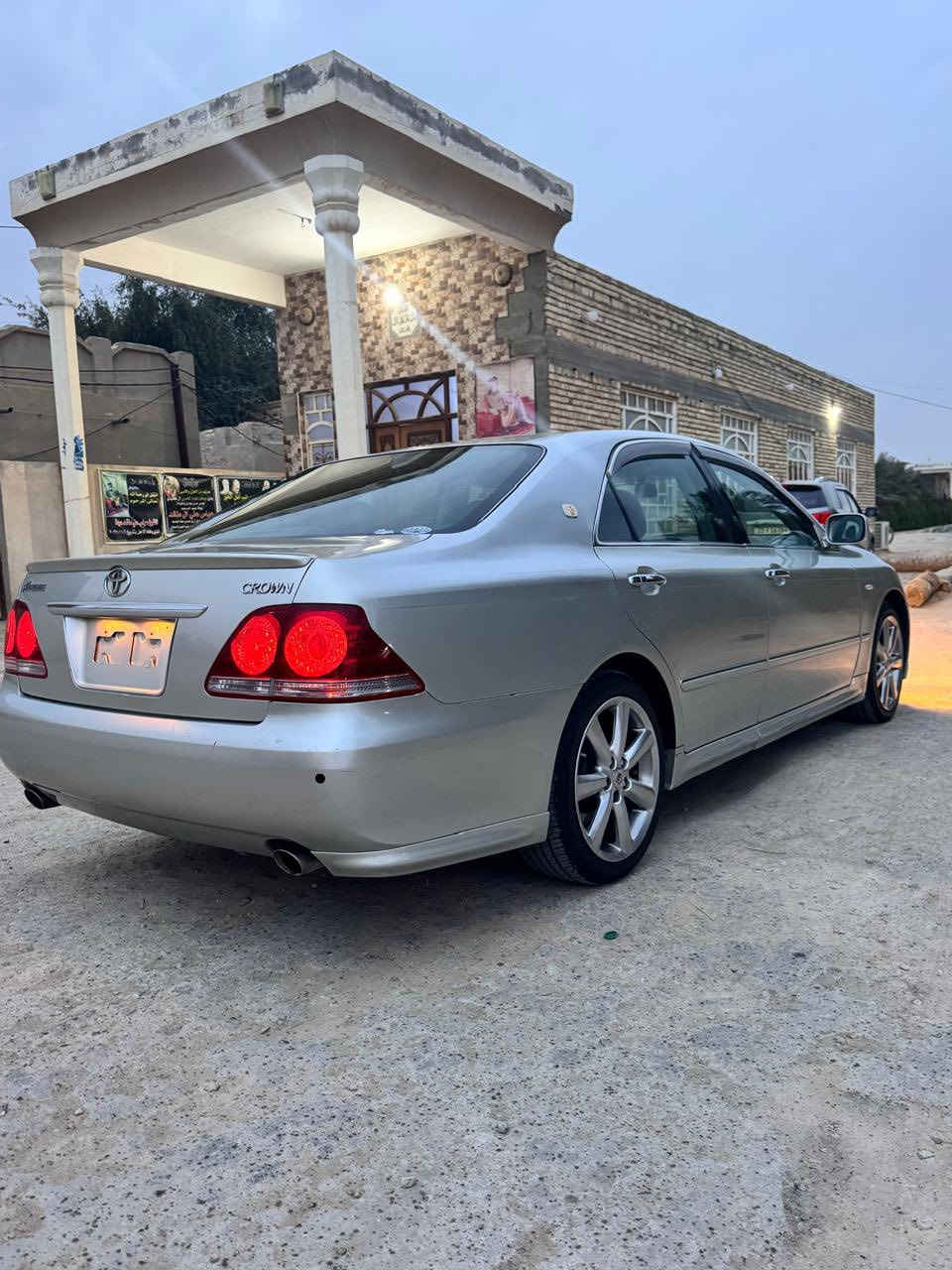 سلام عليكم شاهينه ادوات كصه قماره والباقي مكفول حداديه كير مكينه تبريد كهربائيات كله كامله  وتسجل مفتوح السعر ٥٥ ورقه وبيه مجال   ***********
