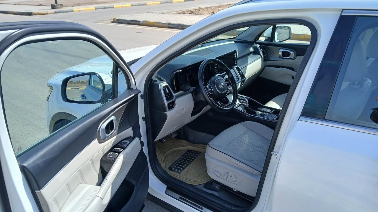 السلام عليكم   سورنتو موديل 2021 خليجي السياره كفاله عامه من كلشي ما عده اربع اصابع بارد بالجاملغ الايمن الامامي   المواصفات فول ما عدا البنوراما رقم واسط تحويل ثاني يوم السعر 267  وبيه مجال بسيط جدآ  رقم الهاتف ***********
