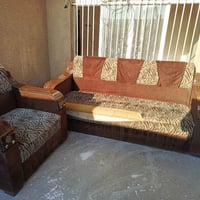 تخم 8مقاعد نضيف مع شباك حديد ثنينهن ب100 الف 07812460611