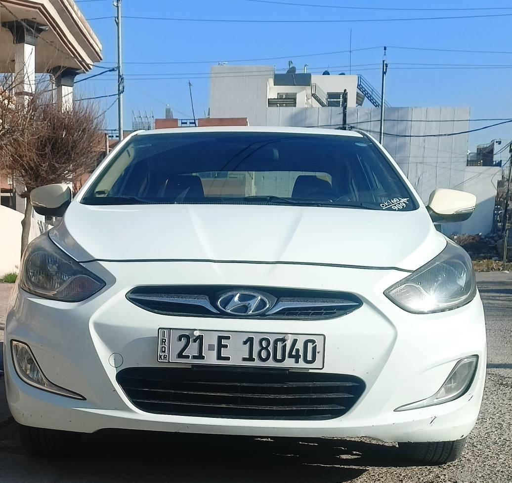 اكسنت 2013
مواصفات عادية مو فول 
ثلاثة قطة امامي مع باب سايق سليم 
وبقية قطع بي سبغ  سعره 86 به مجال قليل  محرك بحالة جيد ولا صرف ولا بخار  ....
مكان كركوك  
رقم مو بايل *********** كركوك, العراق
