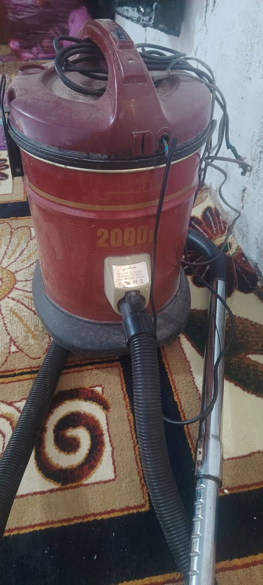 مكنسه كهربائيه للبيع مكانها علوه الفحل شغاله وغراضها كامله
السعر 35
 الاتصال ***********
