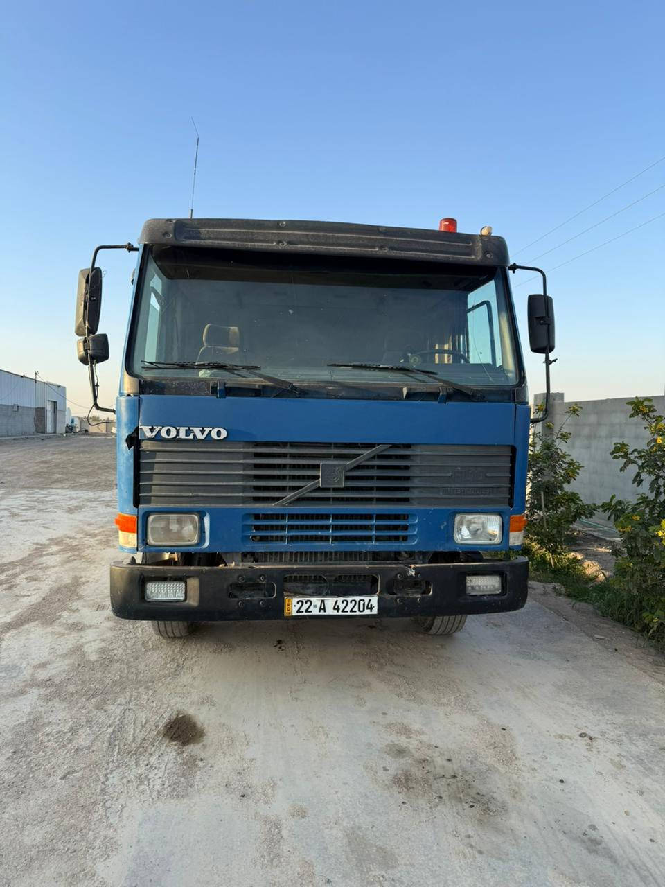 فالفو  F 10 موديل 1995
محرك 6 سلندر جيد جدا
كير كبير جيد جدا 
رقم وسنويه - اربيل
تحويل مباشر
تنكر ماء اصل 
حموله 16000 لتر
السعر 17000 $ دولار
للاستفسار ***********
***********
