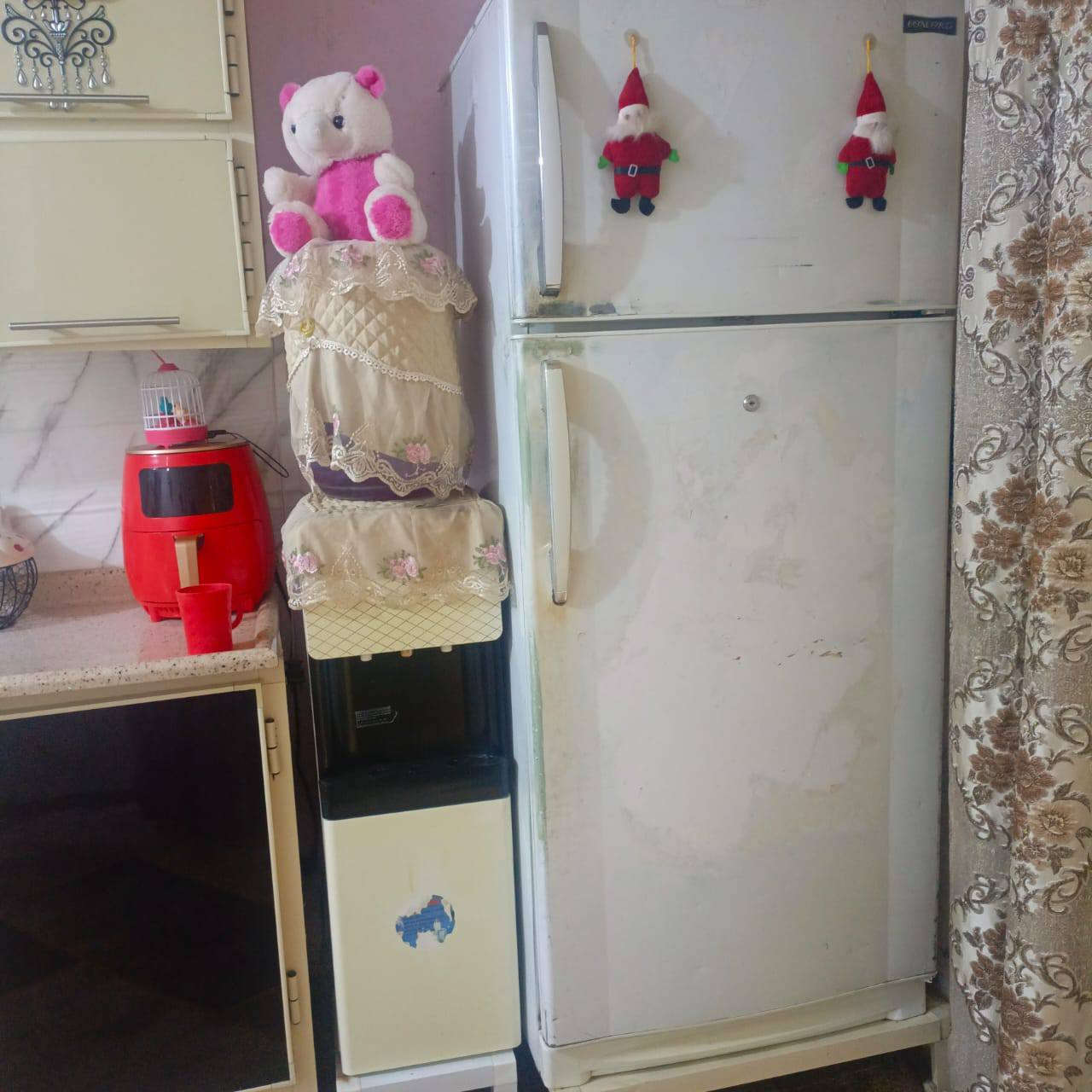 سلام عليكم 
ثلاجه+مجمده+البراد البصف الثلاجة جدد نضيفات مبيهن اي عطل ومداخلات مصلح مثل مموضح بلصوره كلهن ب500وبيهن مجال شي قليل هذه رقمي *********** عنواني بغداد الشعله
