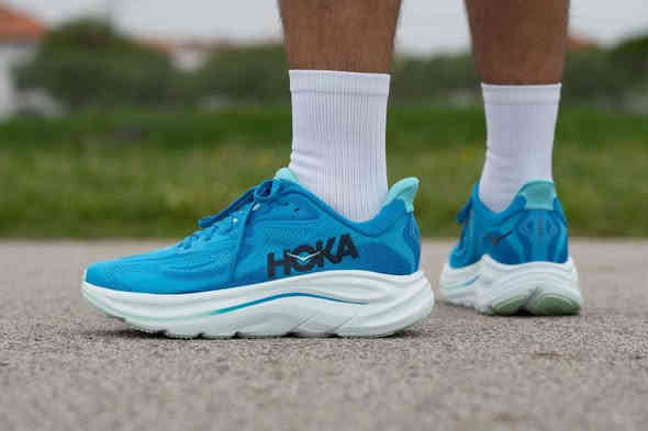 🔥 Hoka Clifton 10
هذا الموديل واحد من أخف وأريح أحذية الركض الي نزلت هالسنة، يمشي وياك من المشي الخفيف للركض الطويل بدون ما تحس بثقل أو ضغط على الكاحل.

✔️ توسيد ناعم يمتص الصدمات
✔️ وزن خفيف بشكل يخليك تنسى لابسه
✔️ نعل هندسي يعطيك ثبات بكل خطوة
✔️ تصميم شبابي يخبل ويكدر ينلبس حتى للدوام أو الجيم

والمفاجأة؟
السعر مناسب و‍الموديل ما تلقاه بكل مكان… بس موجود عدنا حصريًا بـ Trendy Sneakers 👟

متوفر ب 7 الوان 🙏

🚚 توصيل لكل محافظات العراق
🎯 جربه… وخلّي راحتك تتكلم

للطلب والاستفسار مراسلة الصفحة أو الاتصال: ***********
