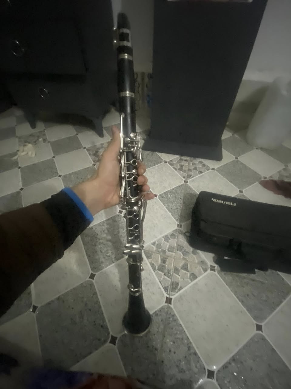 من رخصة الادمن 
كلارنيت سيبيمول مابي اي عطل فقط نقص ريش واني اشتريت صول فه ممحتاجه الي يريدة يتواصل وياي بسعر الي يناسبك هسة الجديد 175 اني رايدة 75وبي مجال
رقمي ***********@
