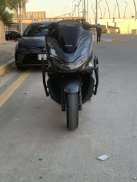 Pcx جيل رابع وراد فيتنامي   دراجة صالها شهر نازله من رمبه جديده جديده ...