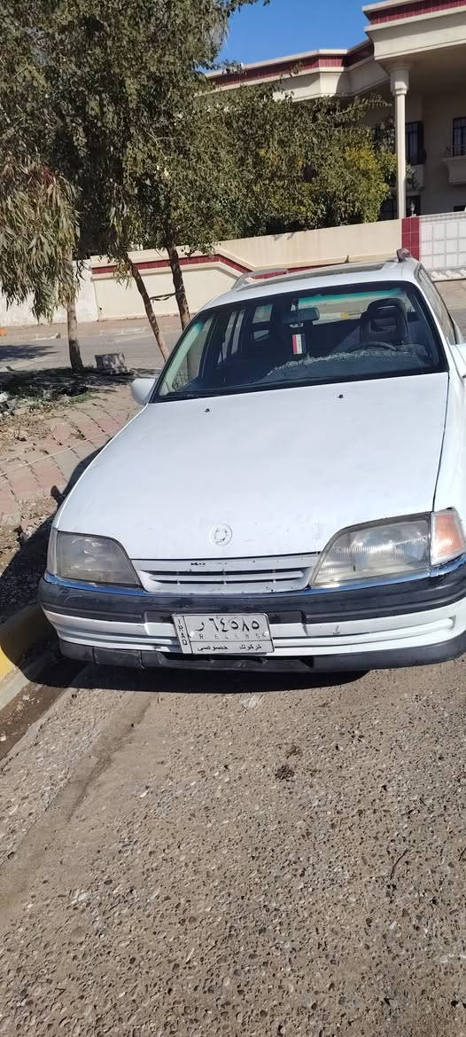 اوبل اوميكا استيشن ابيض موديل 92
محرك 20 لاصرف لابخار تايرات جديده اربعتهم
صبغ فقط هلالات 
كابون بنزين موجود
سياره باسمي مشروع وطني تنتهي 2027
استفسار ***********
السعر 35 بي مجال.
