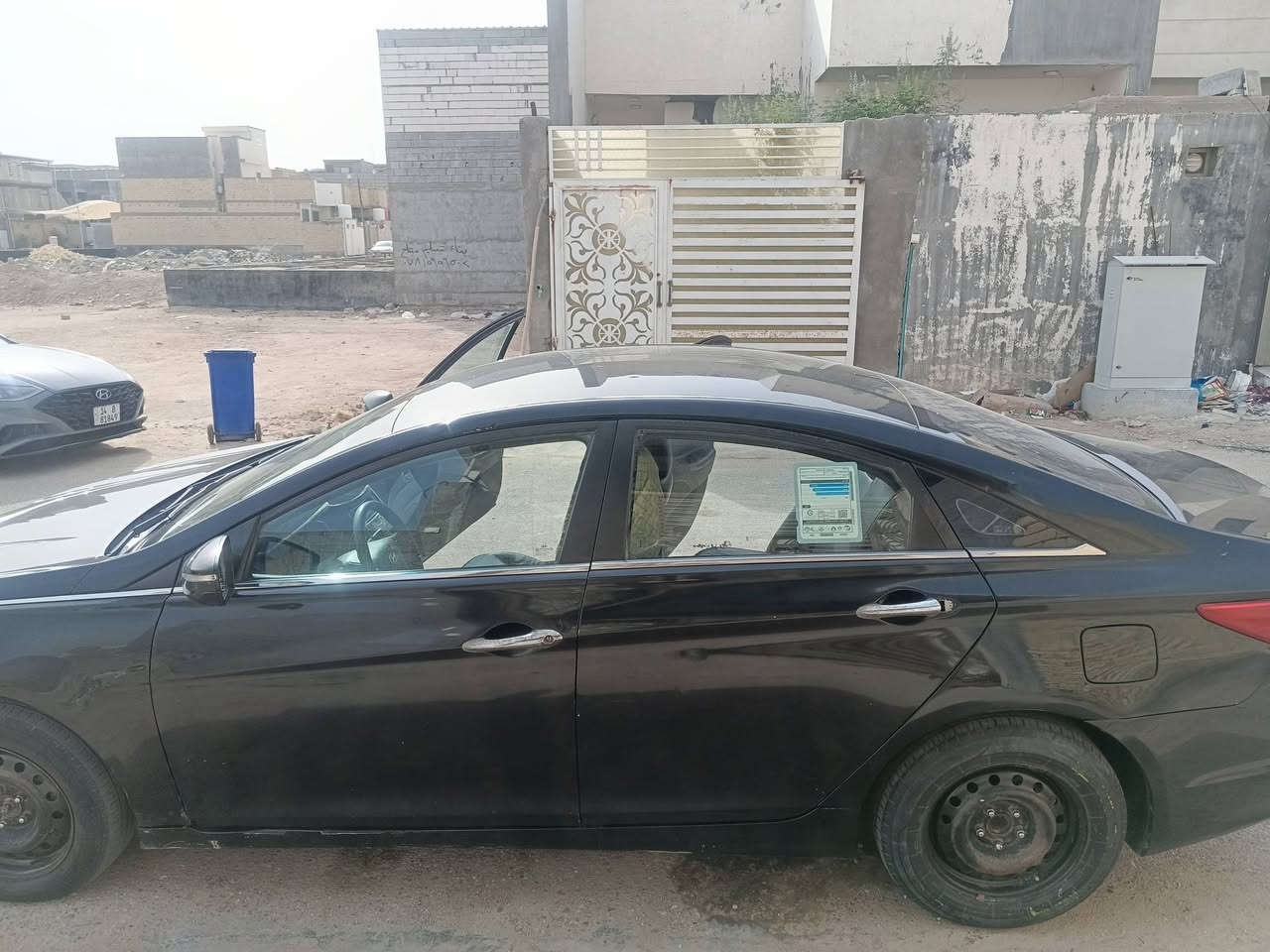 سوناتا موديل 2012 وارد كوري بيه صبغ ثلاث قطع الجاملغات الخلفيه وجزه من الباب فقط مكينه 2000 LBI تبريد وحداده وكير ممتاز تحويل مباشر غير التحويل ما ابيع السعر 88 وبيه مجال بسيط للاستعلام ***********
