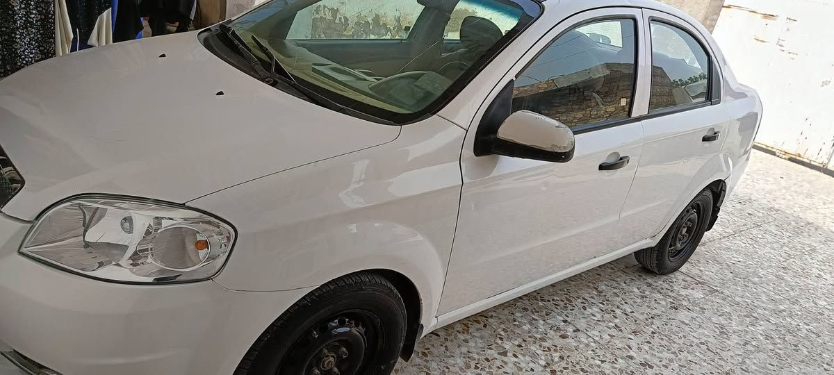 السلام عليكم افيو 2010 مكينه وگير خير من الله بيه الباب الخلفي صبغ تخم تاير السعر 66 وبيه مجال بسيط مكاني الكوت الاتصال ***********
