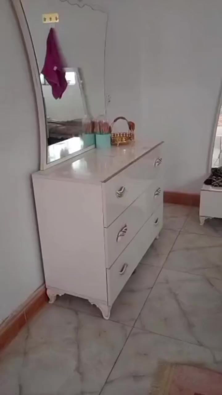 غرفه البيع تركيه السعر 450وبيها مجال الرقم الهاتف ***********.
