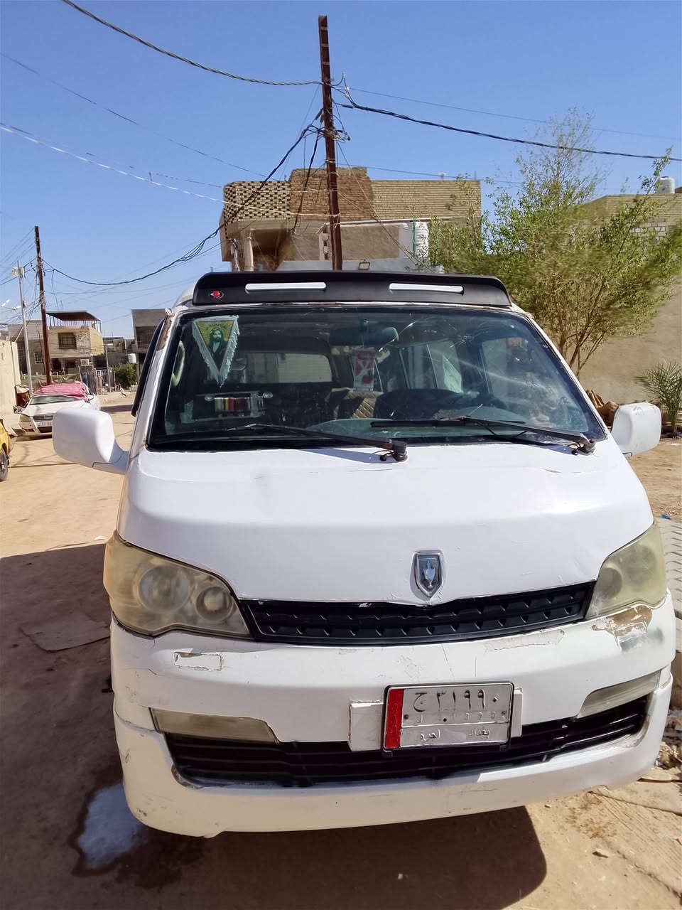 سلام عليكم سيارة جنبي موصليه مديل 14سنويه عضم عاج للبيع كير مكينه اكسن مكفولات رقم شاص حداديه جديده  موجوده مكاني نجف سعر 33وبيها مجال رقم ***********
