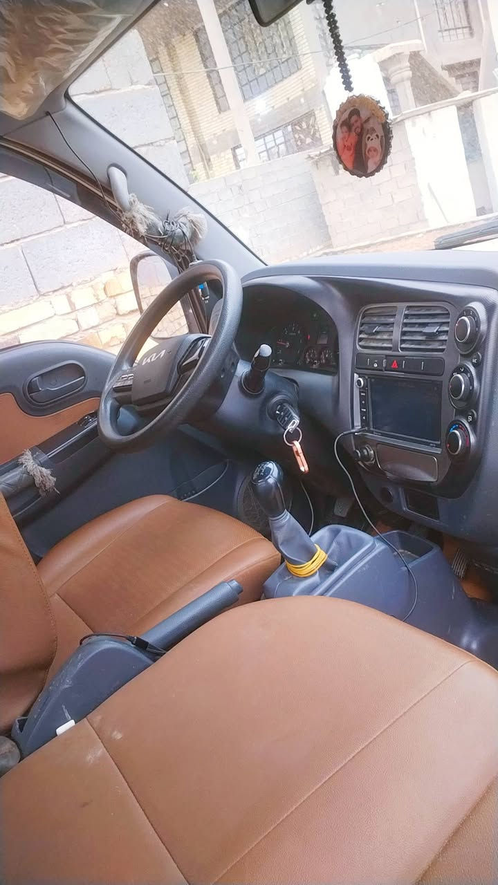 كيه حمل 2700
مديل 24
ضربه بالباب البدي الوره
سياره زيره وضع شركه
ماشيه 46
اني لا بياع ولا شراي
بس ضروف ابيع
قيم بما يرضي الله وهله بيك
***********
