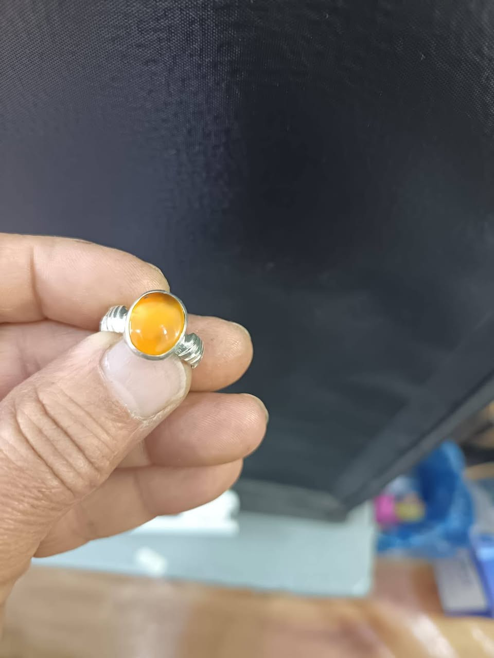 سلام عليكم اخوان
عقيقه يمانيه  مثل ماواضح بصوره
صياغه مغلقه مريحه جدا بل لبس وناعمه خنصريه 
قياس الخاتم 20


**إذا كنت صاحب هذا الإعلان وتريد حذفه لأي سبب، رجاءا أرسل رسالة إلى الدعم الفني**