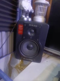 سماعات ام اوديو 5 انج للبيع 250 قفل  رقمي 07710935248