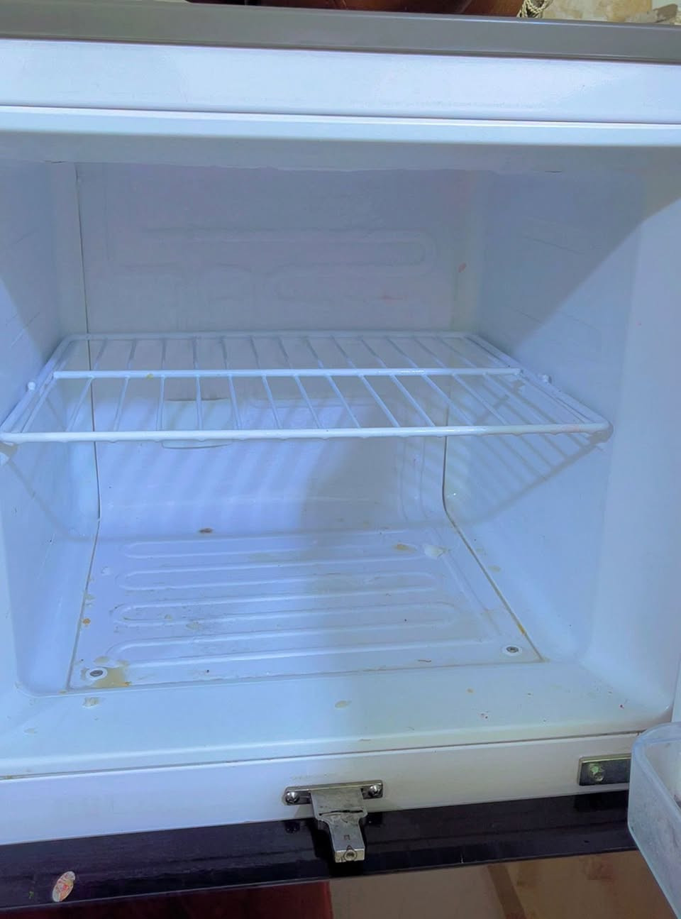 السلام عليكم ثلاجة الحافظ 8 قدم نضيفه جدا للبيع المكان البلديات  سعر 100 وبيه مجال


**إذا كنت صاحب هذا الإعلان وتريد حذفه لأي سبب، رجاءا أرسل رسالة إلى الدعم الفني**