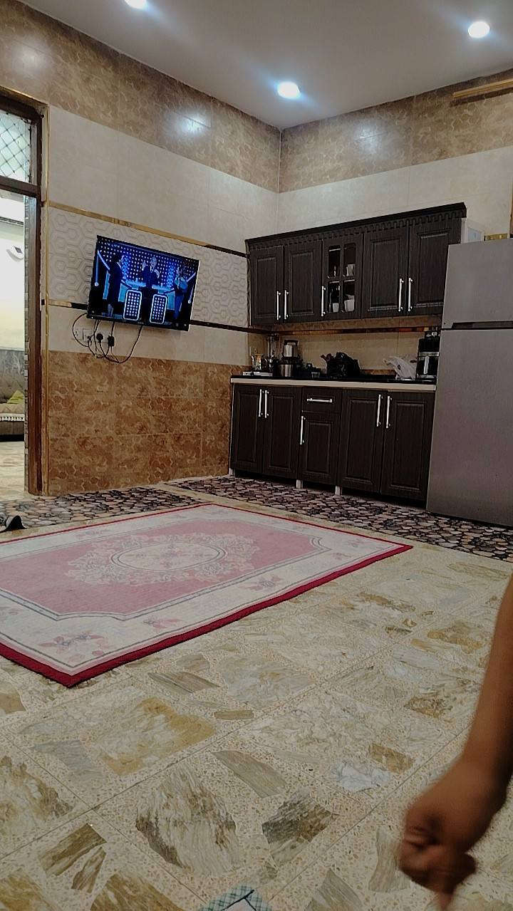 بيت للبيع في السده شارع ١٥ طابق واحد كامل مساحته ١٠٠ متر مربع للاتصال عل الرقم ***********
