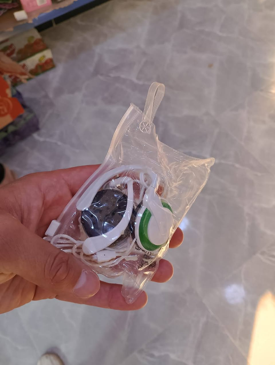 يتوفر سماعات اذان  واير جمله ومفرد  الكبار 3 الاف  الصغار 500 دينار يوجد  توصيل  مجاني للجمله  العنوان موصل المحطه
للتواصل ***********
