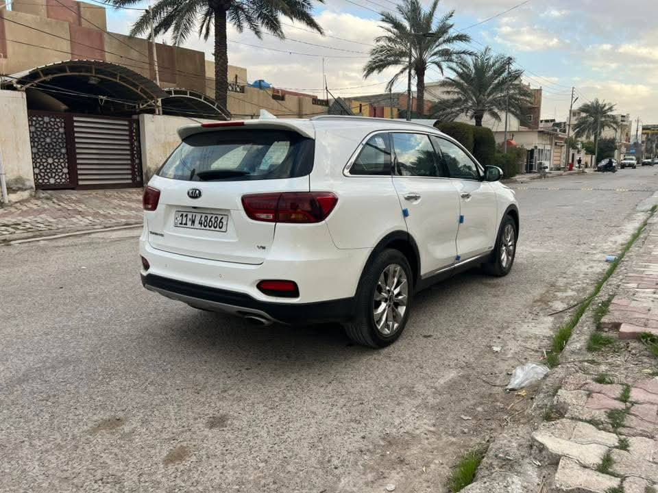 السلام عليكم
سورنتو للبيع فول مواصفات بنوراما 7 راكب موديل 18 رقم بغداد بيها نص باب صبغ فقط 6 سلندر السعر 23 وبيها مجال 
مكان السياره الانبار الرمادي باسمي تحويل ثاني يوم 

*********** ملاحضه اذا ماتشتري لاتتصل
