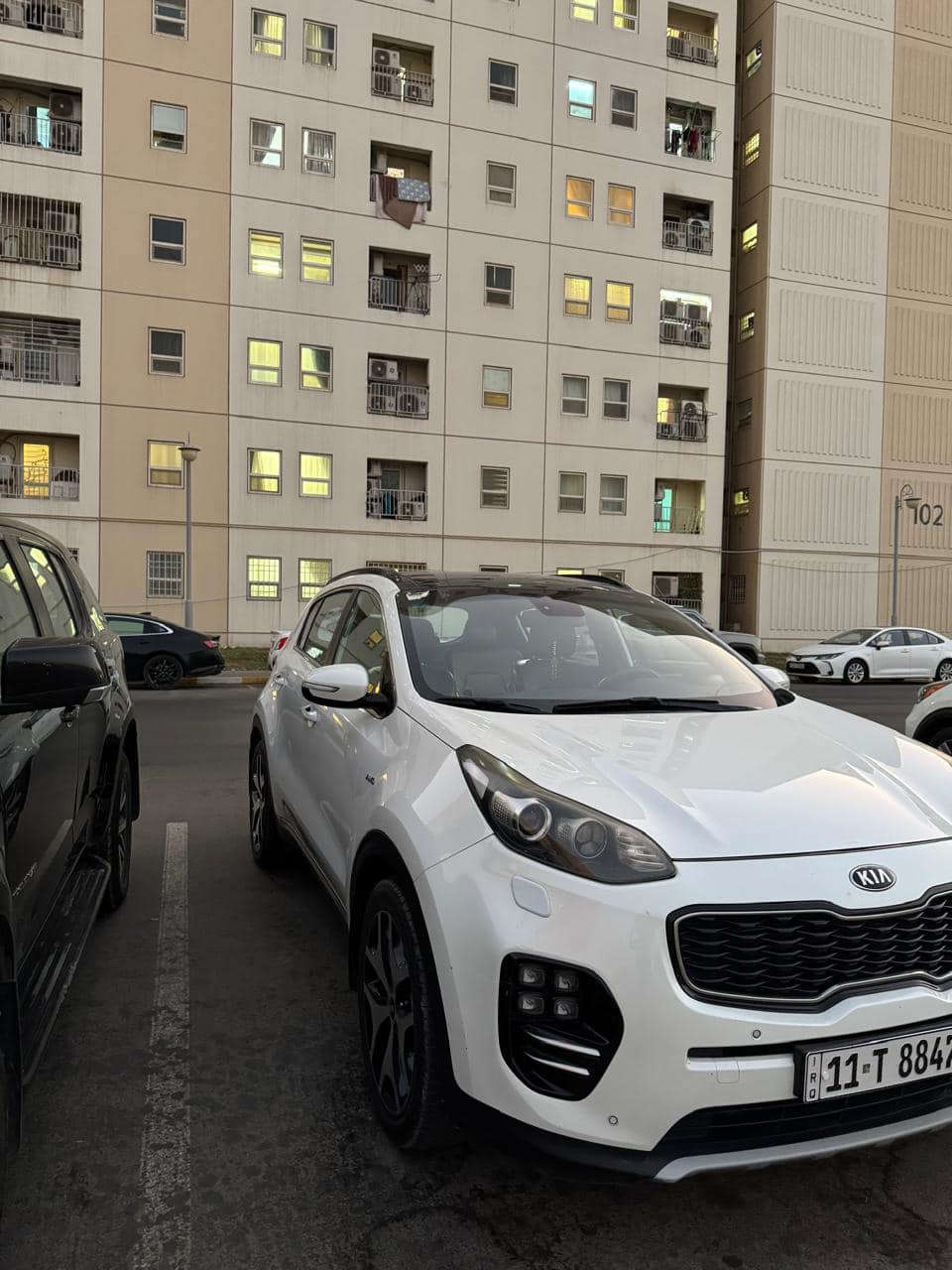 السلام عليكم كيا سبورتج جي تي لاين 2018 للبيع 
خليجي السيارة مكفولة كفالة عامة ماشية 72 الف كيلو
محرك 2400 جي دي اي  كير مكينة حدادية كلة جديد سيارة مامتعوبة وحيل جديدة رقم بغداد الانكليزي تحويل بشرط تبريد ثلج فول مواصفات بنوراما كشنات جلد تدفئة تبريد بالكشنات تحكم ستيرن جهتين حساسات امامي خلفي كامرة وشاشة بلادية وشاير بالمري صالنصات دبل كزوز بلادي ثلاث أنظمة قيادة ايكو ونورمال وسبورت ومعروفة مواصفات جي تي لاين والسيارة أكرر جديدة واستعمال شخصي مكاني بغداد بسماية سعرها 197 وبيها مجال بسيط للاستفسار اكثر  ***********
