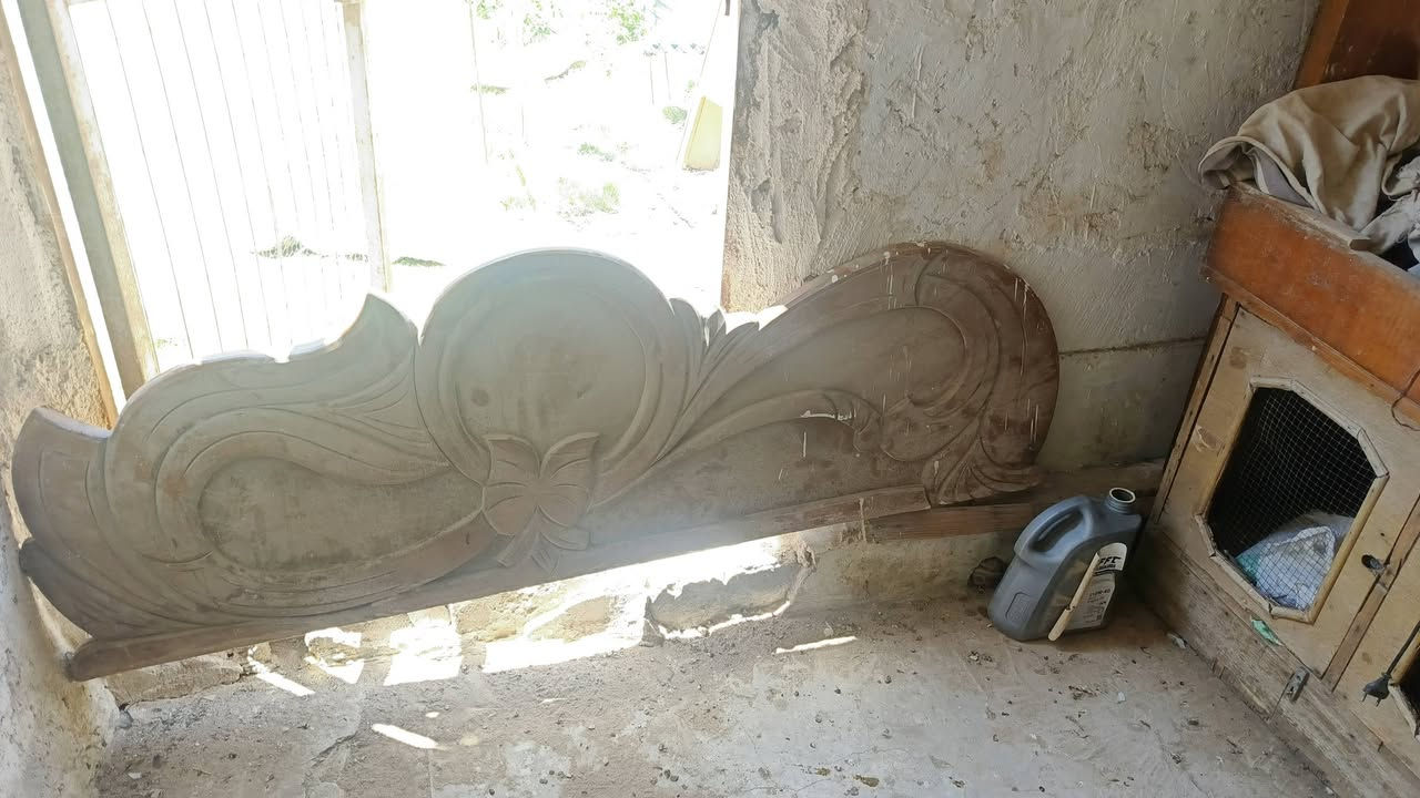 السلام عليكم
غراض لبيع 
ميز ابو المراه 
وزاويه
وكومدي عدد 2
ومال جربايه
الرقم
***********
