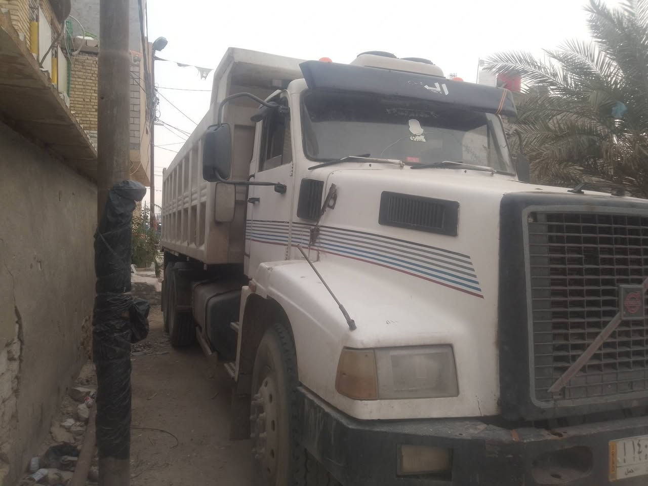 فولفو للبيع موديل 94 تخم تاير السعر 24 وبيها مجال***********
