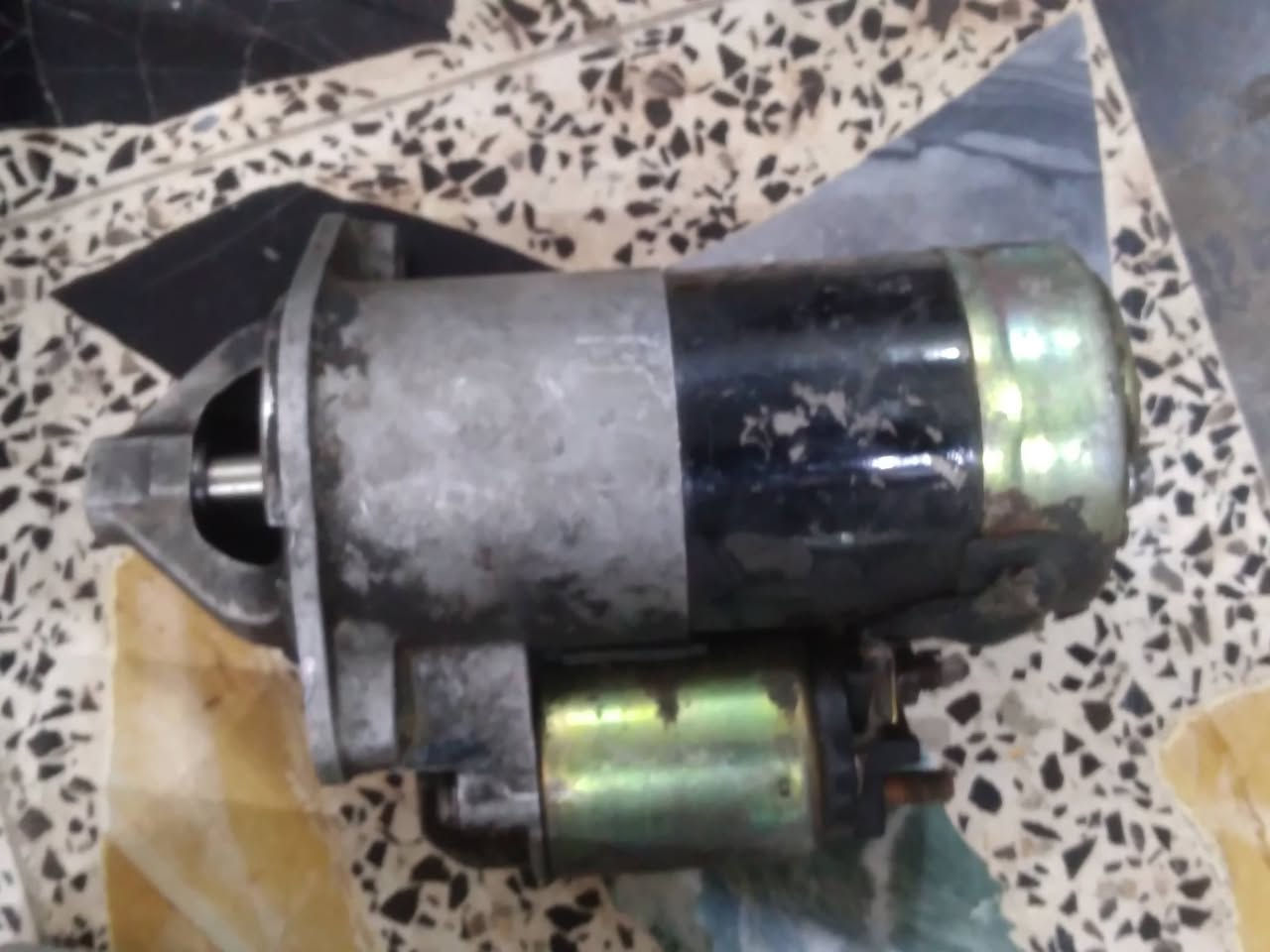سلام عليكم غراض مال النتره سلف شغال ومسجل شغال بس التعلي خربانه قيمهن وخابرني *********** مكاني بغداد  حي ور
