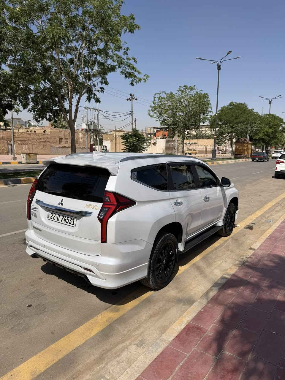 باجيرو سبورت موديل 2020
خليجي مكفولة عدى بارد بالباب الخلفي كد اربع اصابع 
سيارة فول للاخير داخل احمر بلاك ادشن اعلى مواصفات
ماشية ٧٣ الف 
مكان نجف
او مراوس حسب القناعة 
***********
سعر 225
