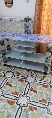 ميز للبيع السعر 30 الرقم 07862359125