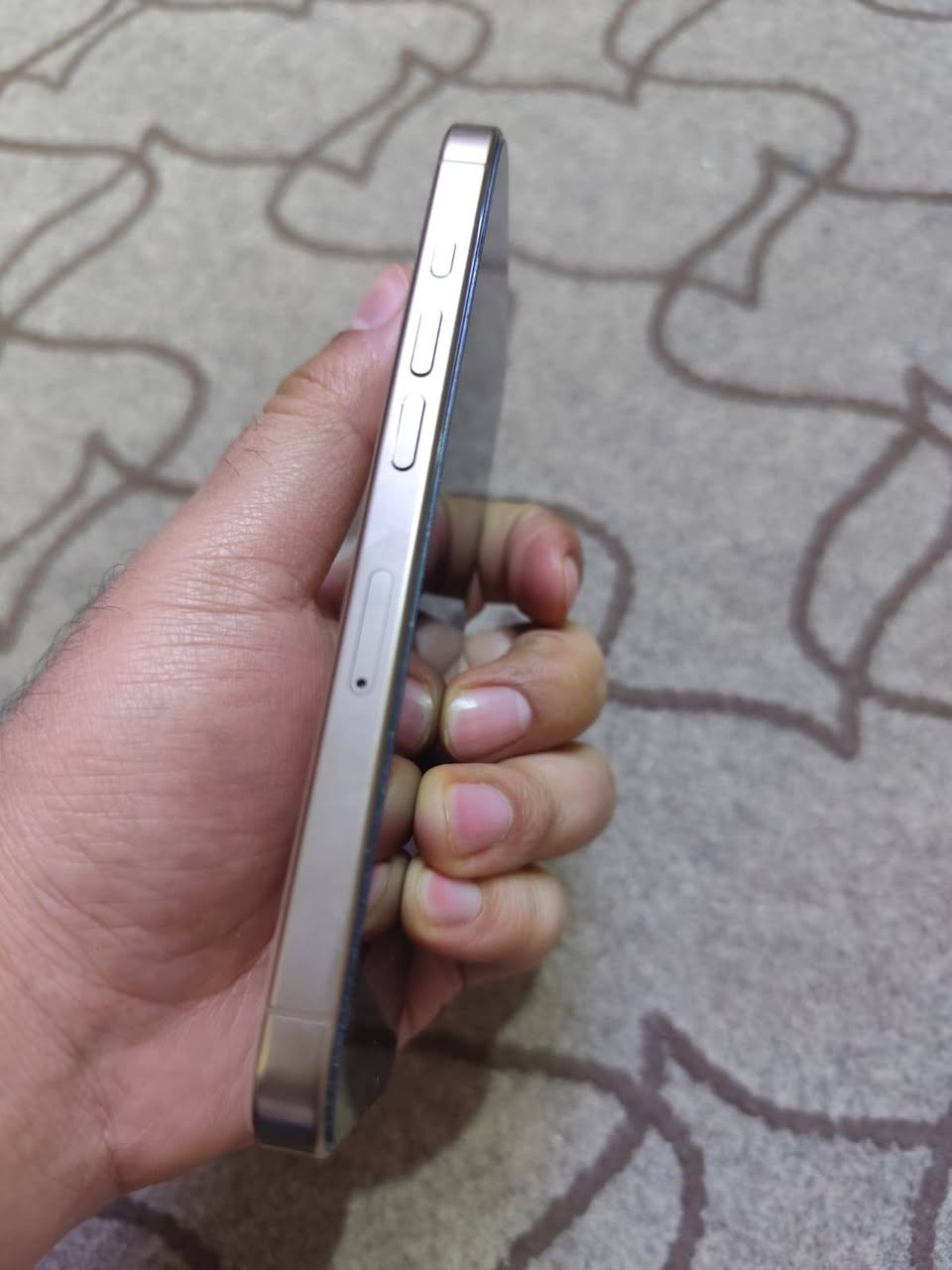 السلام عليكم
آيفون 16pro
الجهاز ذاكرة 256 
البطارية 100
مشحون130 مرة بس
الجهاز شرق أوسط 
ضمان  ماستر 
بي هذا الخط اللي بالشاشة وكع على الشاشة وصار بي هيج
للاستفسار ***********
او المراسلة خاص 
بيع فقط
