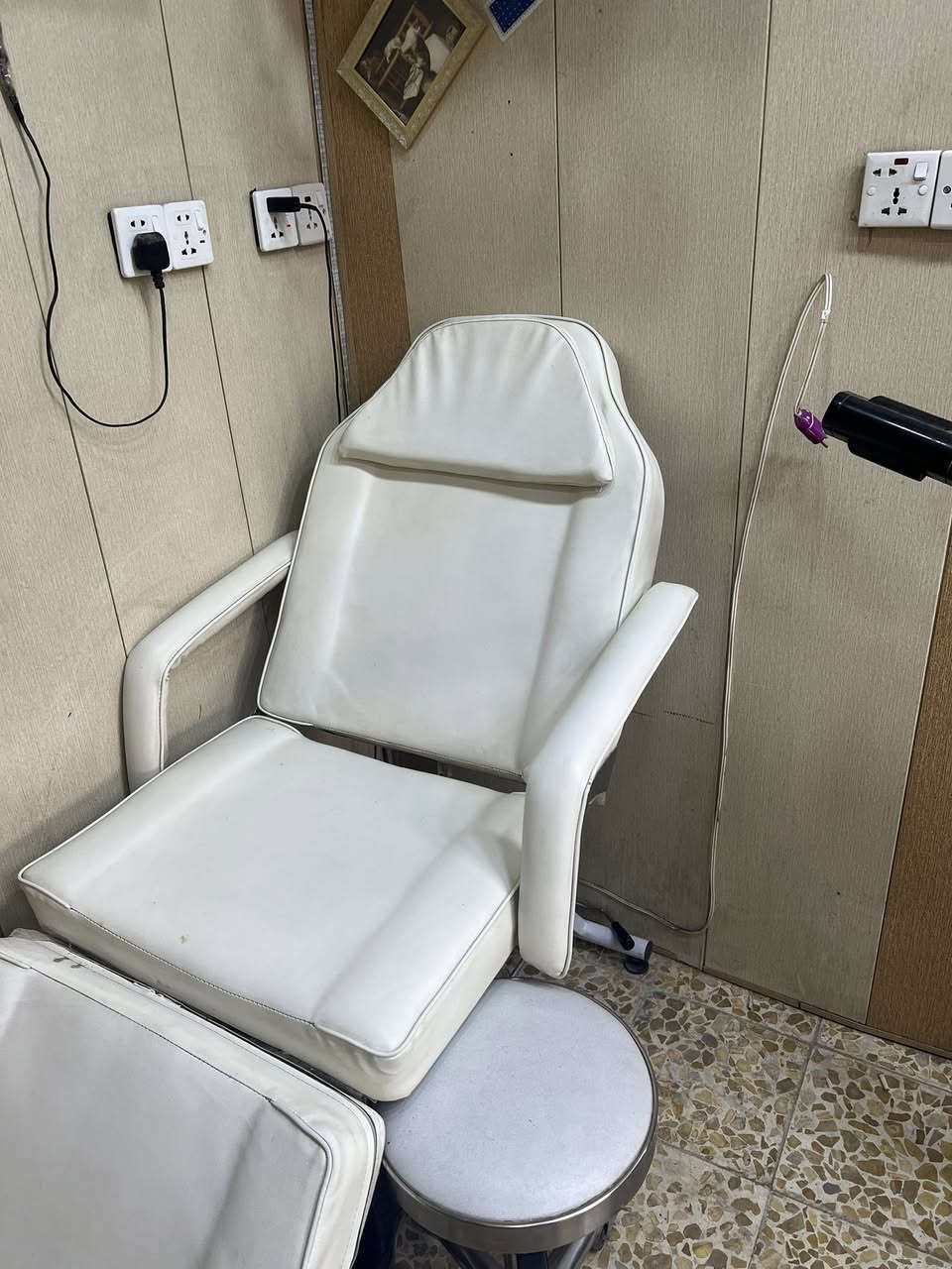 سدياء تنضيف بشره معى سكملي متحرك معى نضافته ٩٠/١٠٠ سعره 100 بي مجال عنواني شعله رحمانيه رقم وتساب ***********
