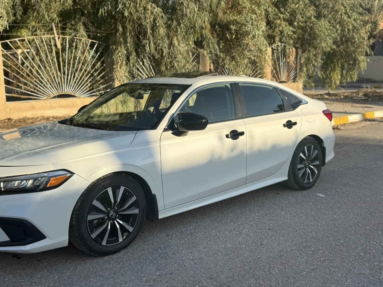 السلام عليكم / هوندا سفك /2023 / فول مواصفات تورنك محرك 1500 / مواصفاتها فتحه سقف بصمه ويل كب كشنات تدفئه شاشه تحكمات رادار امامي / بدون رقم تترقم جميع المحافظات / حادثها جاملغ بنيد بدون شواصي / وسونار مرفق بلمنشور / كير مكينه كفاله / السعر 128$ ورقه بيها مجال / ***********
