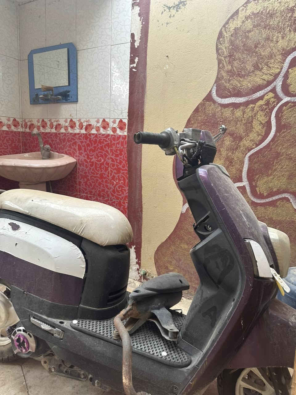 ماكس بوليس للبيع دراجة متروكه شغاله بس عوزه كابريته و فيت بم بي وصخ أبيعك كوم حديد سعر خاص ليريده يراسلني ويدلل


**إذا كنت صاحب هذا الإعلان وتريد حذفه لأي سبب، رجاءا أرسل رسالة إلى الدعم الفني**