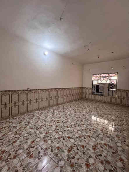 لسلام عليكم
بيت للبيع مساحه 121م يتكون من طابقين الاول يتكون من غرفه وصاله ومطبخ واستقبال وحمام داخلي وحمام خارجي والطابق الثاني بتكون من ثلاث غرف بس يحتاج لباخ متوفر جيمع الخدمات ماء وكهرباء ومجاري شارع فرعي عرض الشارع 10 م ويبعد عن الشارع الرئيسي  تبليط يبعد عنه 30 متر المكان سوق الشيوخ قرب ام

عواد الجوايه. جسر الصابئة الاستفسار اكثر الاتصال 

   الرقم فقط واتساب ***********

او التصال على الرقم  ‭ ٠٧٨٣ ٠٩١ ٦٧٢٧‬
