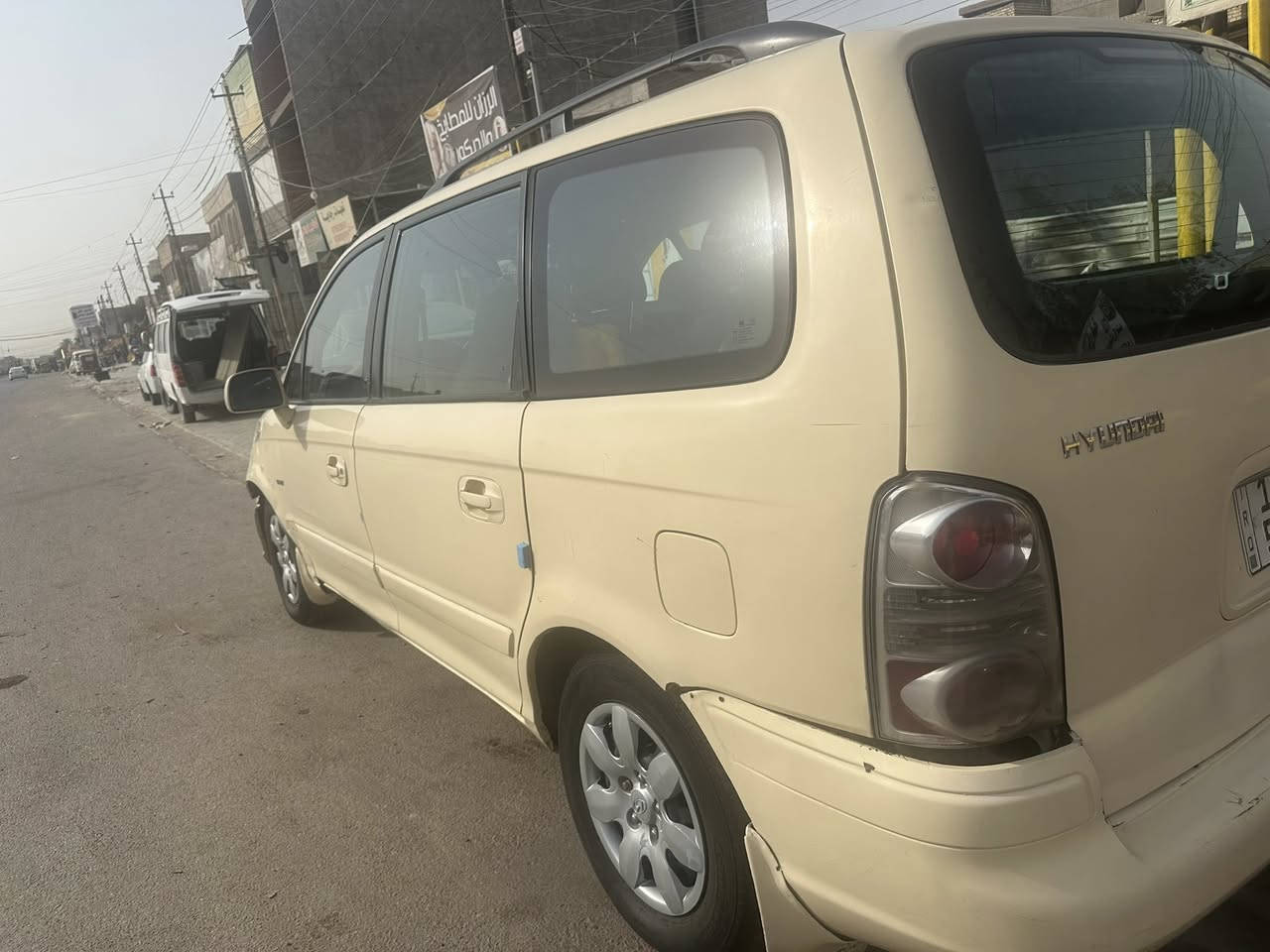 سياره هونداي ترانجيت 2006 بس كشرها تعبان شويه  ب اسمي مكان بغداد قريب الأعلام.    سعر 60
