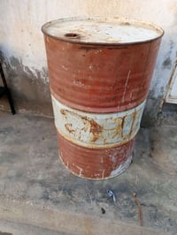 اربع براميل للبيع 2مالات ماء و2 نفط بسعر 30 الف للاتصال 07812018981 او...