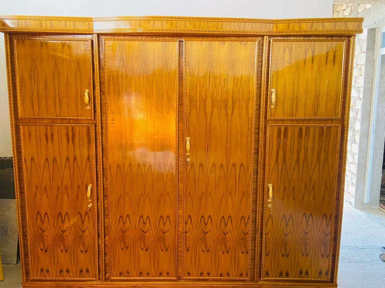 يوجد كناتير للبيع بأسعار مناسبه
اربع ابواب جديد الاستفسار على هاذه الرقم ***********بي واتساب
