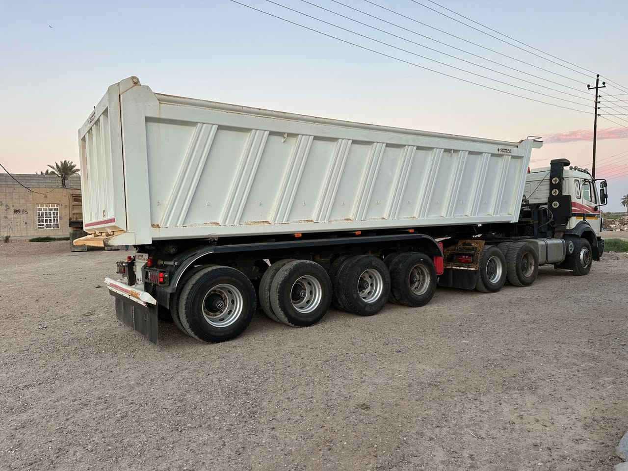 عربانه عبدالله جوهر جديده مشتقله قليل موديل ٢٠٢٥اربع محاور الذرعه ٣٢ متر السعر ٢٥٠ ورقه وبيه مجال للشراي المكان الأنبار الفلوجه عربانه خير من الله اي استفسار عل هذا الرقم***********
