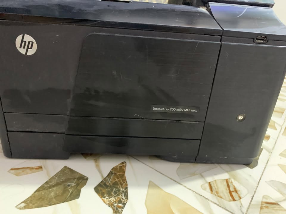 طابعة HP LaserJet Pro 200 Color MFP M276nw ضررها الكلاس مالتها مكسور انطيني سعرك عنواني بغداد حي جهاد ***********
