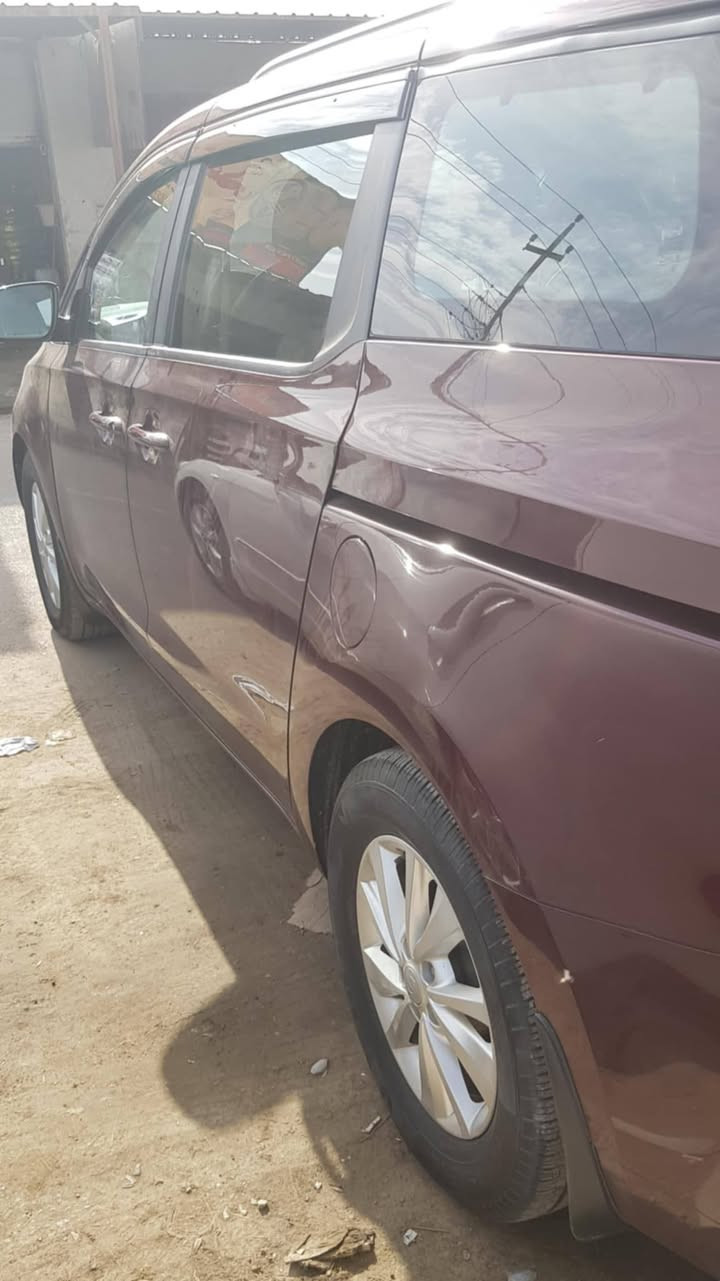 السلام عليكم متوفر سيدونه فول عدى الفتحه 2017 سياره كفاله عدى حادث امريكا السعر 190وبيه مجال مكان السياره الرميثه للتواصل على الرقم *********** مكلف بلنشر
