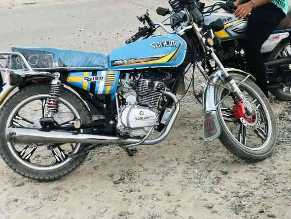 سولنك موديل2022وضع شركه
محرك شرط لاصرف ولا بخار
كهربائيات كلها شغاله سلف
دبلات بلادية سويج بلادي
تايرات جدد باتري جديد منفيس بي 
السعر:500وبي مجال للشراي 
للاستفسار/***********
