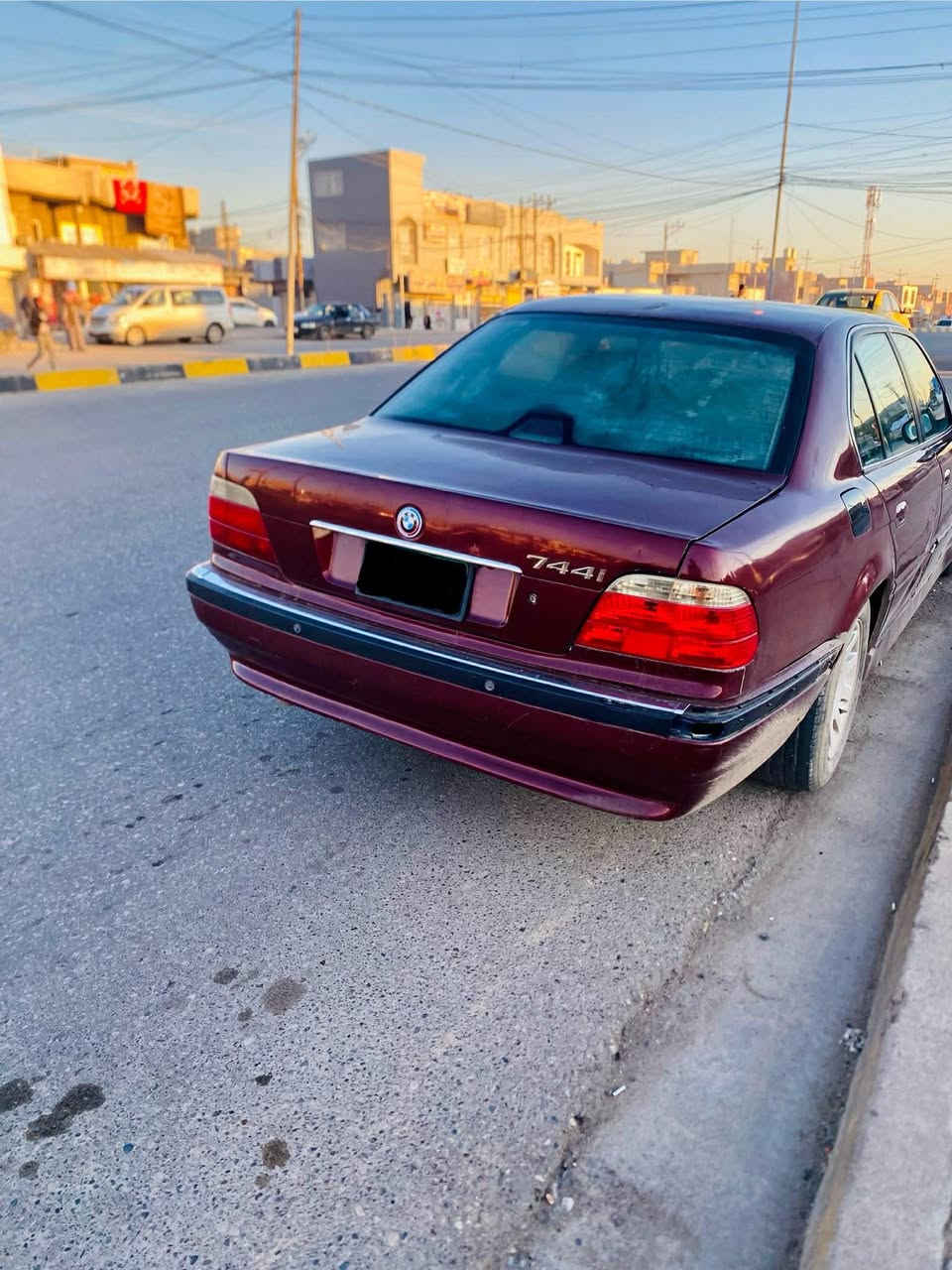 السلام عليكم
BMW
كاسحه موديل 2000
فحص نينوى اخضر شرعي موجود 
محرك 744
فول تدفئه تبريد 
السعر 37 بيها مجال
***********وتساب
