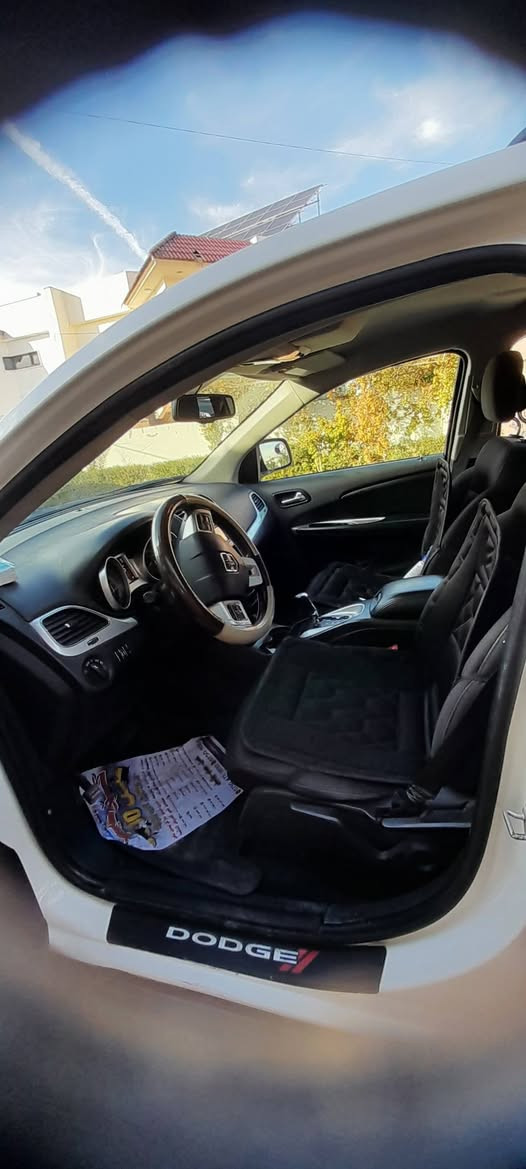 دۆج جۆرنی ٢٠١٨ ...  ٧ نەفەری مکینه ٢٤٠٠ چوار پستن ... ٣پارچەی هەیە لەگەل هەندێ ساردەکوت وەک  لەسۆنەرەکە دیاکراوە ١٦٠٠٠٠کم راستی رویشتوە گێر ومەکینه وتبرید وگەرمی بەشەرتە ماڵی خێزان وگەشتکردنە  نرخی ١٣٥$ ومعمەلەیکی کەم ساڵیانەکەی بەسەرچووە  ١٠ وەرقە غەرامەی لەسەرە دوای معاملە دەدرێتەوە پەیوەندی بکەن بە ژم کورک *********** یان اسیا *********** أربيل, العراق
