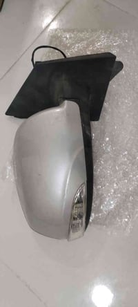 اخر قطعه مراية جانبية يمين فولكس جديد اصلي وكاله متوفر توصيل لكل المحا...