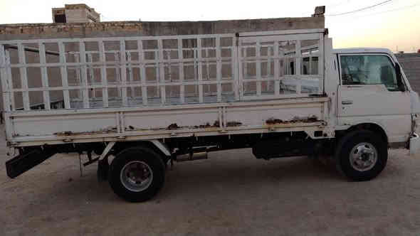 نيسان لوري موديل 92 رقم نكليزي مكينه جديد شاديه 3000 شاصي وكير واكسن كفاله سياره بسمي مداور ثاني يوم سعر 65وبيه مجال قليل تواصل ***********
