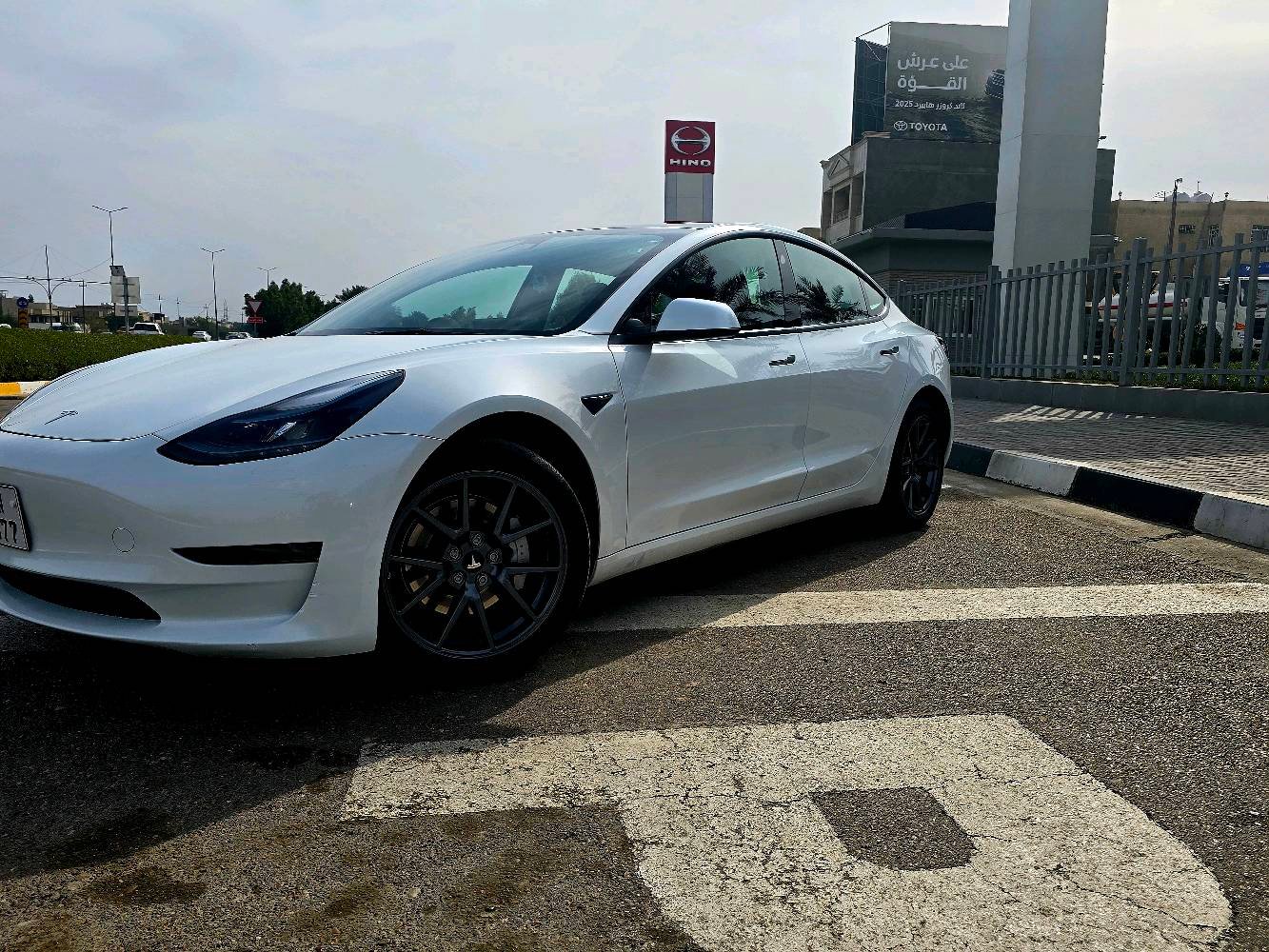 تيسلا 3 
2023
تك ماطور 
اون لاين
ماشية ٤٠ الف مايل
صبغ جاملغ خلف السايق وجزء من قبغ الجنطه من فوك  
بدون دواخل والايرباك سليم 
رقم اربيل  جاهزة ولا نقص برغي
تشغل وتطلع
شاحنه تسلا الاصليه وياها 
السعر ١٧٥ ورقه ومجال قليل جدا
5YJ3EIEA1PF506972 رقم الشاصي 
مكان السيارة بغداد / السيدية 
***********