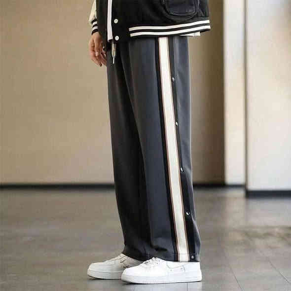 السلام عليكم✍️
وصل الجديد البجامه البوي وآل ١١٠ وموديلات هواي داخل🗣️ المجمع والسعر جداً مناسب💯
العنوان شارع المطار القديم مقابيل صيدلية الالفه👉👀
الرقم واتساب ***********👖🧥
