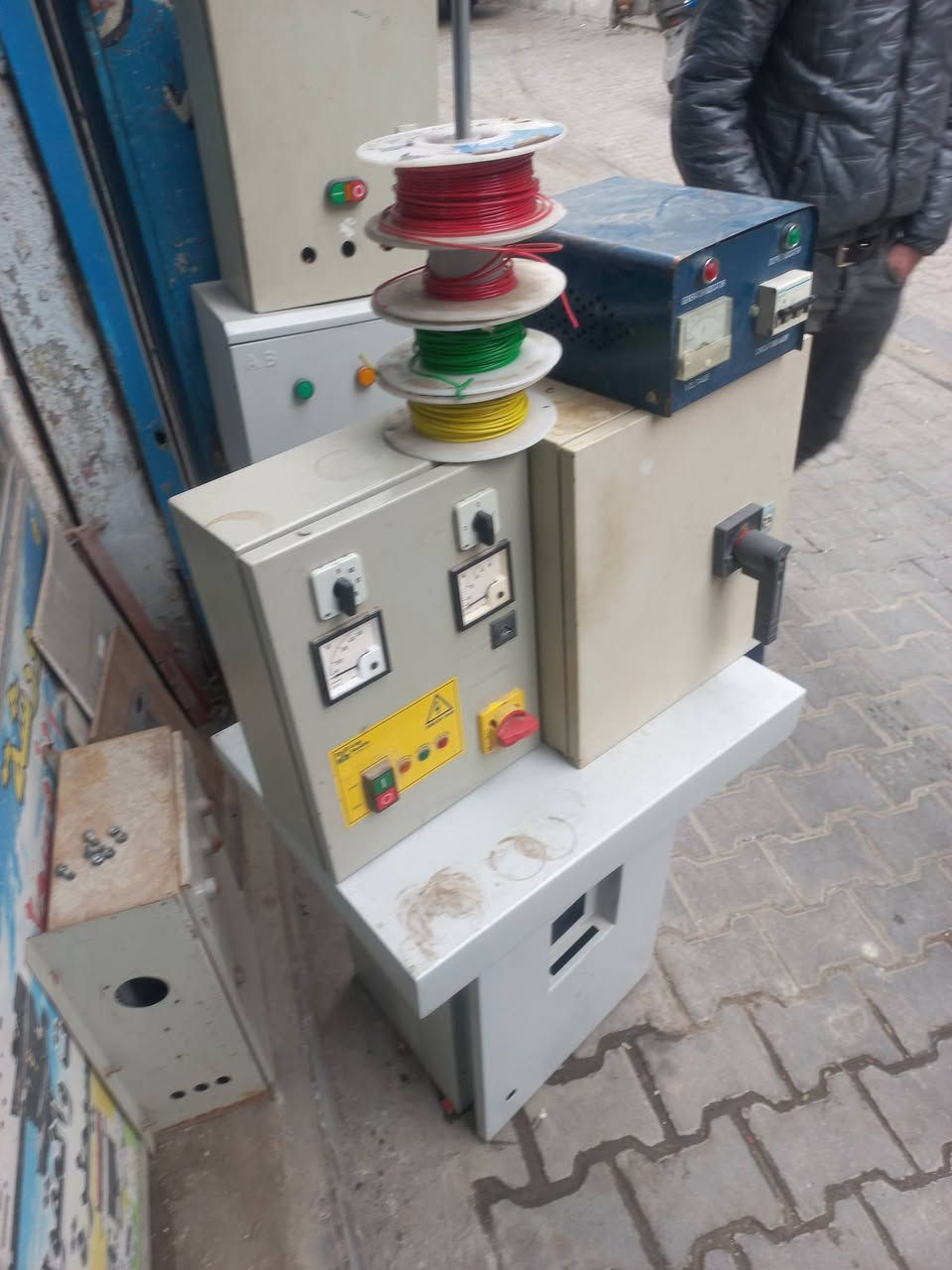 ورشه الشرق الأوسط لتصنيع البوردات الكهربائيه كافه بغداد ***********
