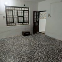 السلا عليكم عندي ٥٠متر طابق واحد مطبخ و جبير وصاله وغرفه وصحيات البيت ...